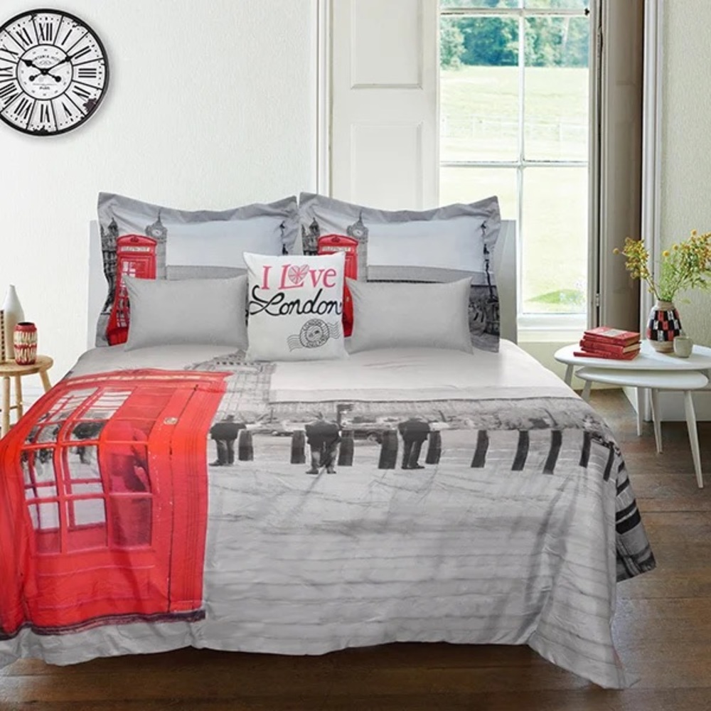 Full Size London Comforter Set by
Lauren Taylor